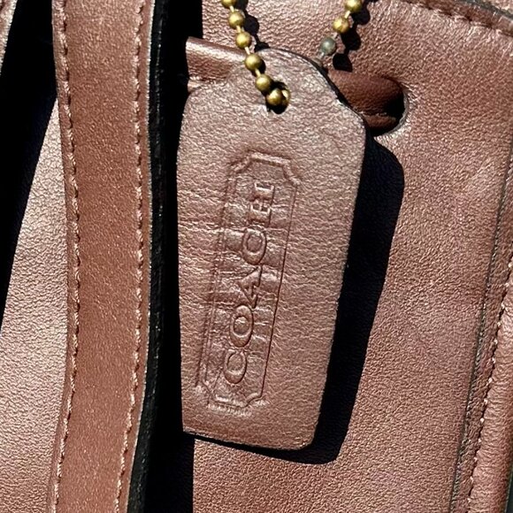 COACH Vintage 2002 Day Pack Mahogany 9960 Dominican Republic EUC - Picture 4 of 16